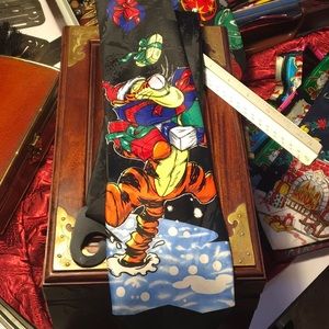 Disney Pooh Tigger tie